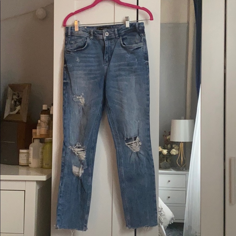 Zara trafaluc jeans. Blue .Size 4. Stretchy.